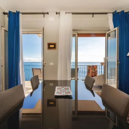 Laluna - Sea Panorama - 20mins From Cta Airport Appartement